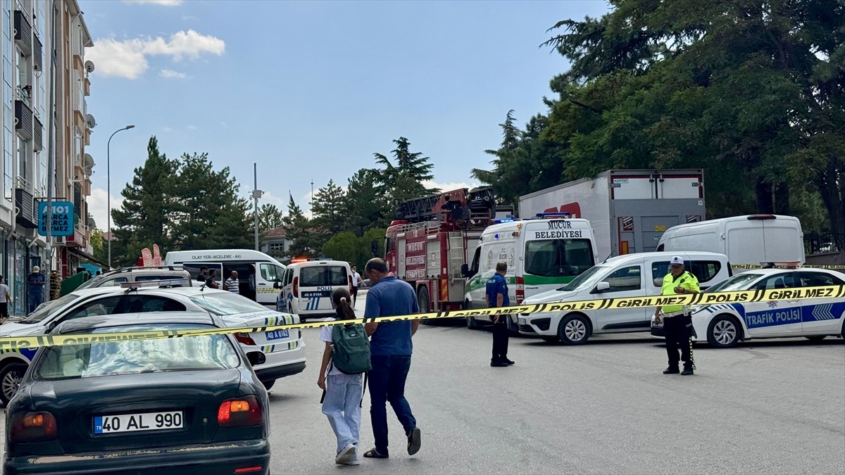 Kırşehir\'de feci kaza: İşçi dorse altında can verdi