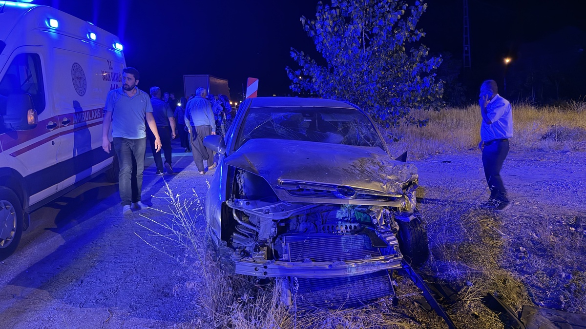 Malatya\'da TIR ile otomobiller çarpıştı: 7 yaralı