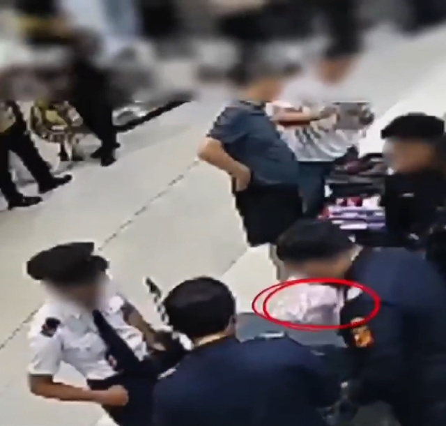 Malezyalı pilot havalimanında valiz dolusu uyuşturucuyla yakalandı