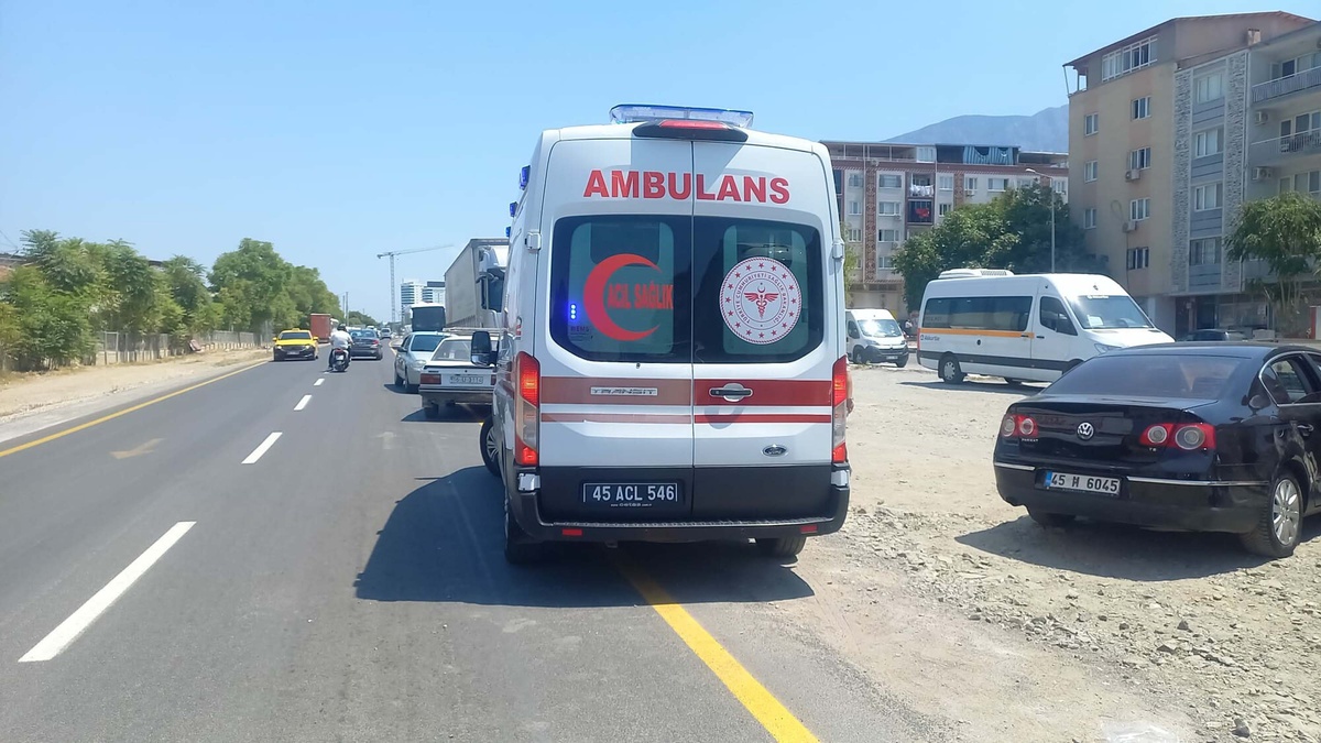 Yol Verme Kavgası Kanlı Bitti: 5 Bıçak Darbesiyle Yaralandı