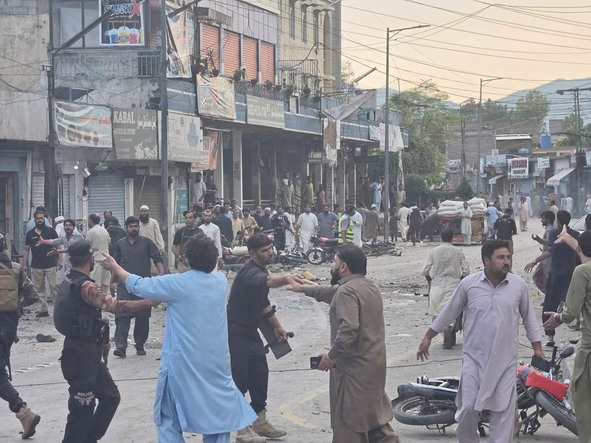 Pakistan\'da intihar saldırısı: 14 ölü, 26 yaralı