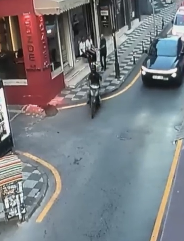 Polisten kaçarken vali yardımcısına çarptı