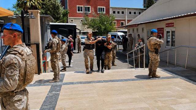 Şanlıurfa’da film gibi gasp: Sahte jandarma kıyafetiyle 13 kilo altın çaldılar