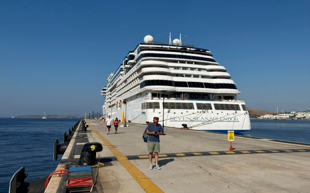 Bodrum\'a Kruvaziyerle 739 Turist Geldi