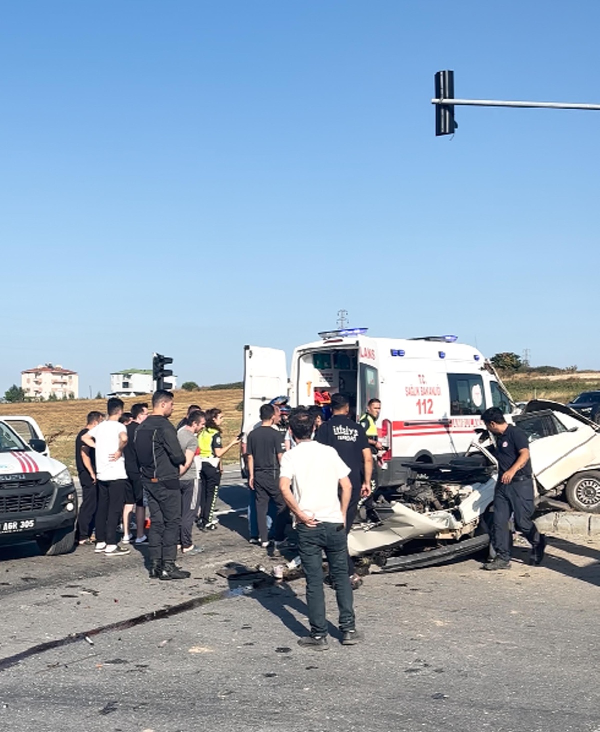 Otomobil Direğe Çarptı, Sürücü Hafif Yaralandı