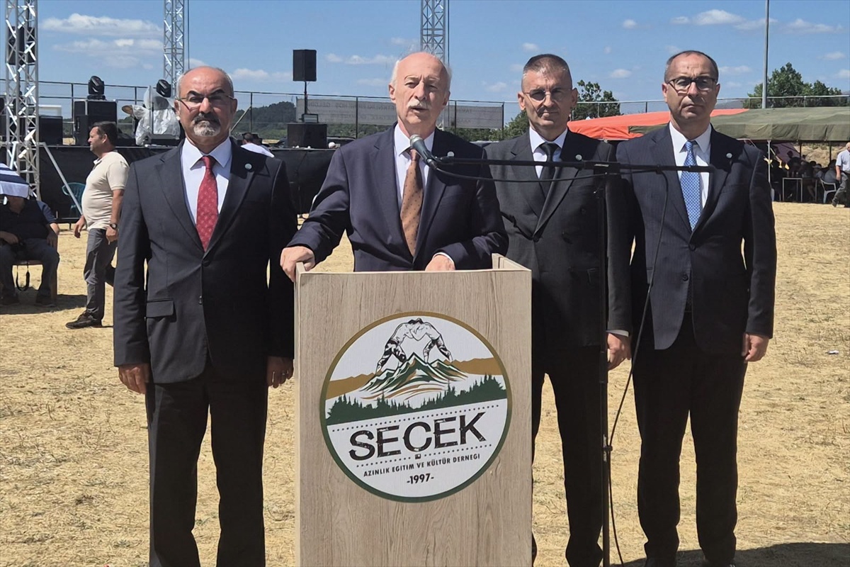 Seçek Yağlı Güreşleri\'ne Katılım