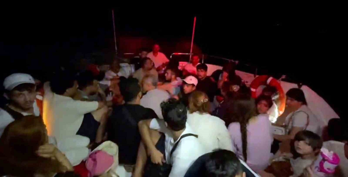 Datça açıklarında 28 düzensiz göçmen kurtarıldı