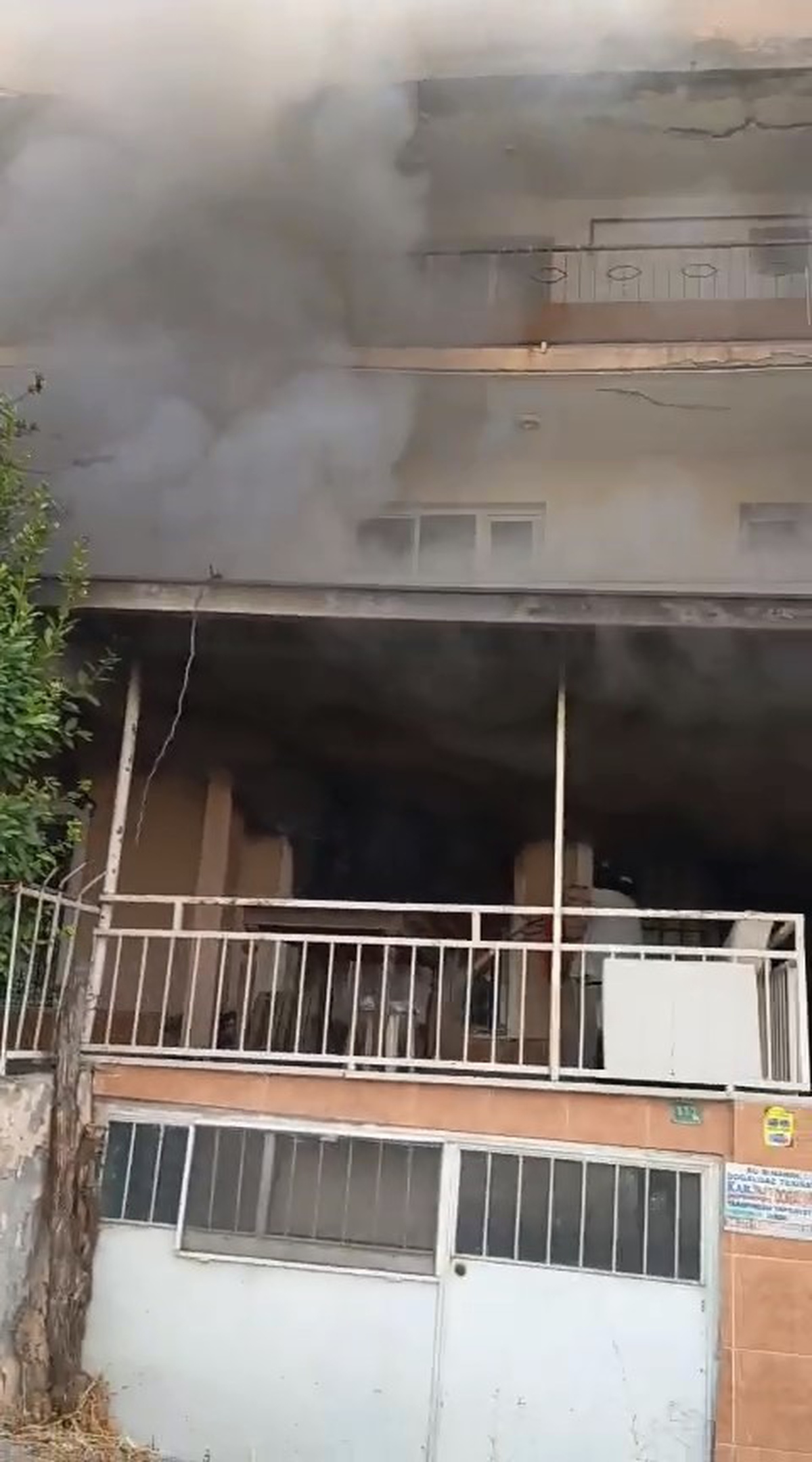 Bursa\'da Yangın: Vatandaşlar İlk Müdahaleyi Yaptı