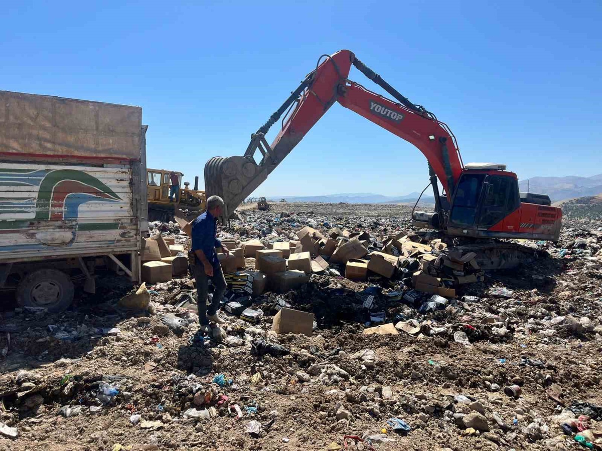 7 Ton Kaçak Nargile Tütünü İmha Edildi