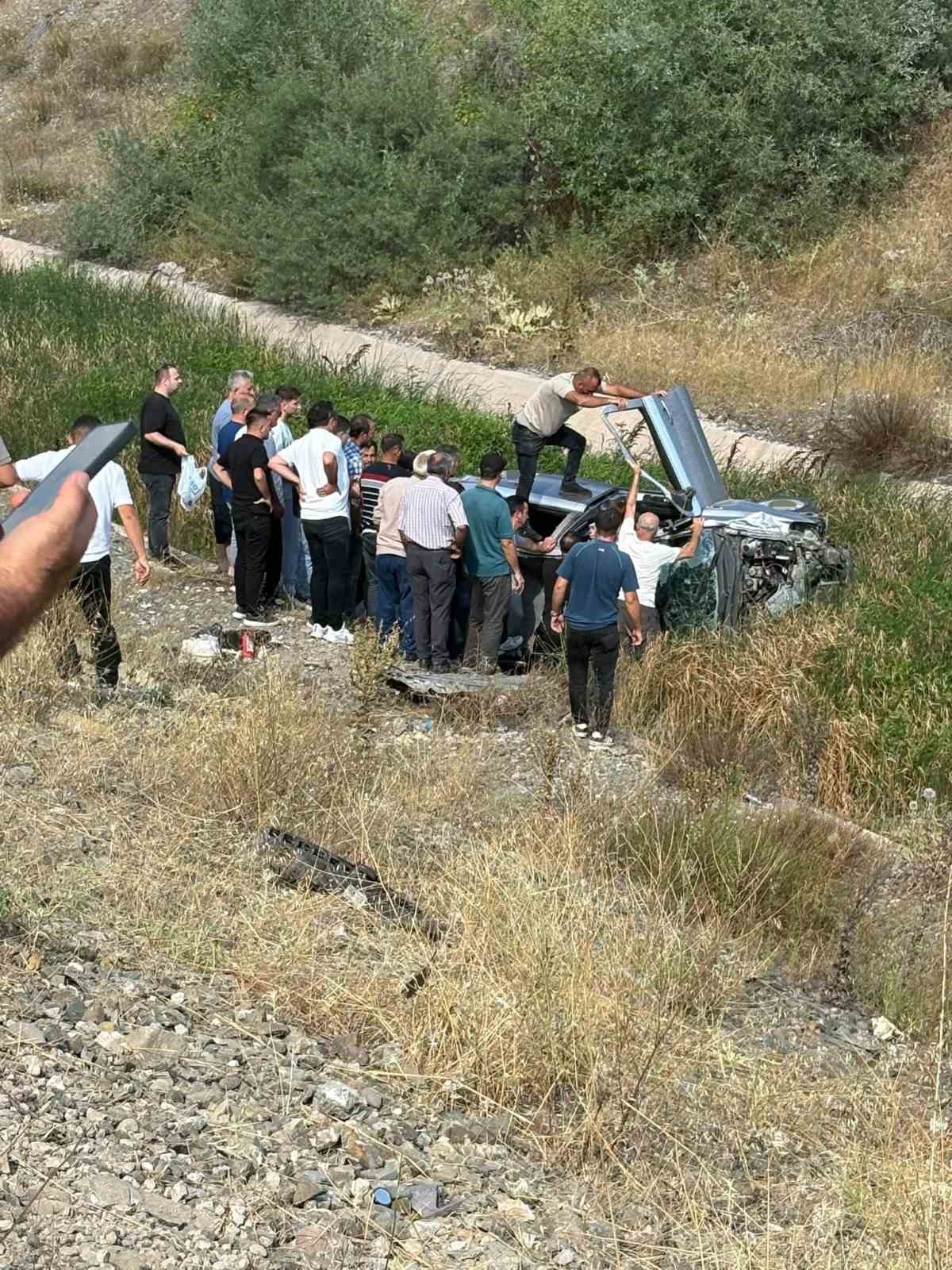 Tokat\'ta Kaza: Sürücü ve Oğlu Yaralandı