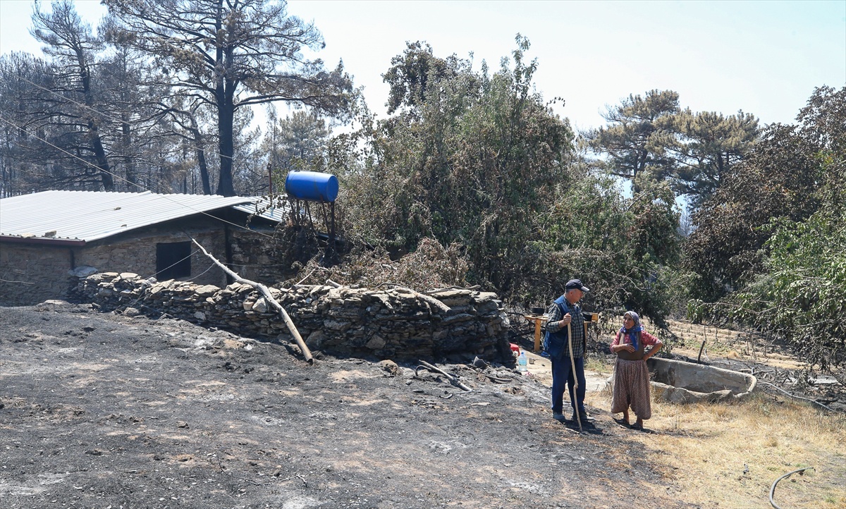 80 yaşındaki yangın mağduruna yem yardımı