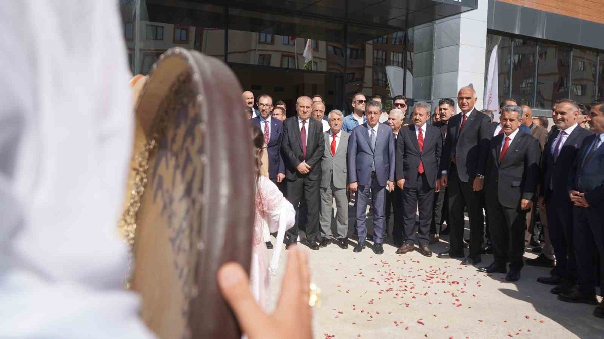 Bakan Ersoy: Kütüphaneler üretim merkezine dönüştü