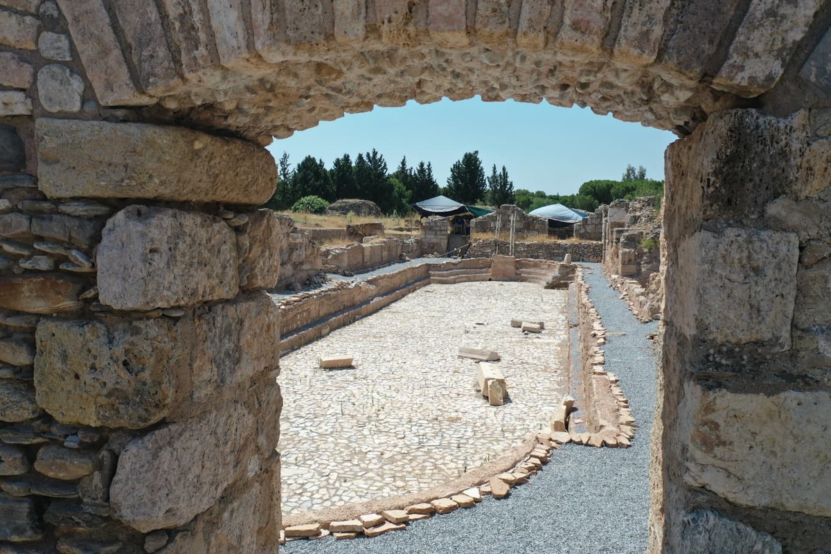 Antik Tralleis\'te 2 Bin Yıllık Havuz Restorasyonu Tamamlandı