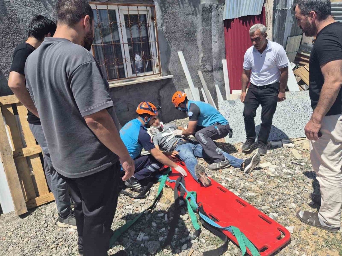 Bingöl\'de Kaza: 3 Yaralı