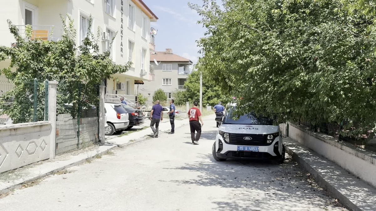Burdur\'da Bıçaklı Kavga: Baba ve Oğul Yaralı