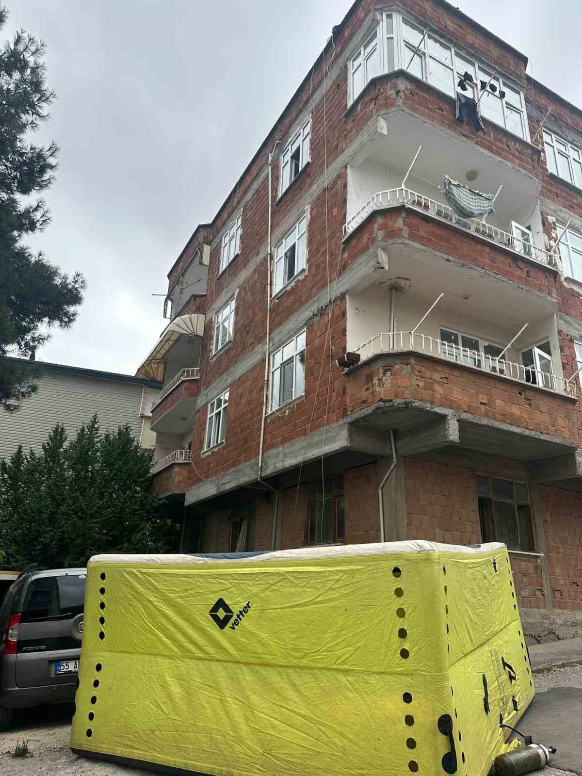 Atakum\'da İntihar Girişimi: Polis İkna Etti