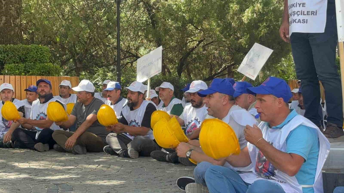 Doruk Madencilik İşçileri Hak Edış İçin Yürüdü