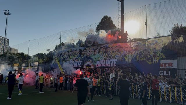 Fenerbahçe, Sturm Graz maçına hazır! Taraftarlar Samandıra'yı adeta yaktı