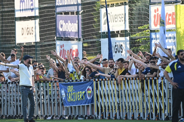 Fenerbahçe, Sturm Graz maçına hazır! Taraftarlar Samandıra'yı adeta yaktı