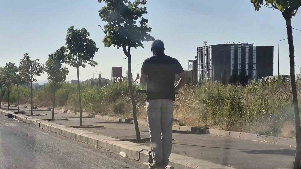 E-skuter Sürücüsüyle Tehlikeli Yolculuk