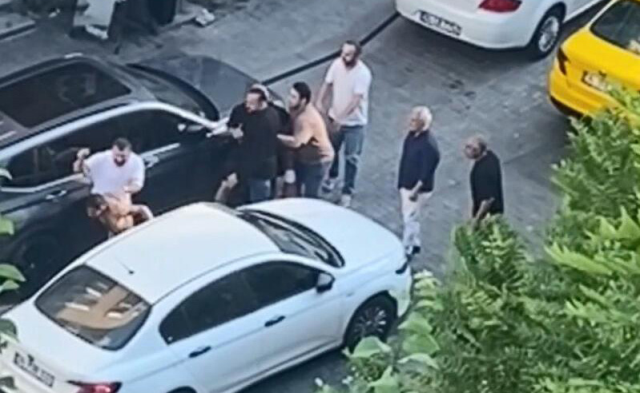 Yarı Çıplak Şahıs Motosikletin Önüne Atladı, Dayak Yedi ve Gözaltına Alındı