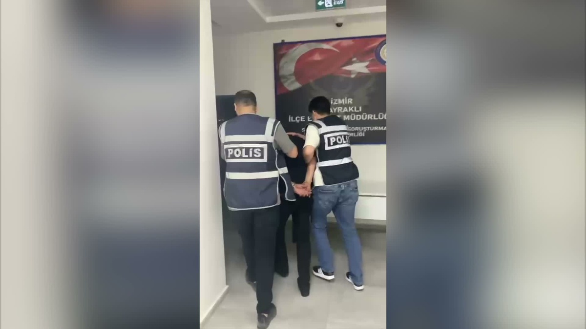Bayraklı\'da Silah ve Uyuşturucu Operasyonu