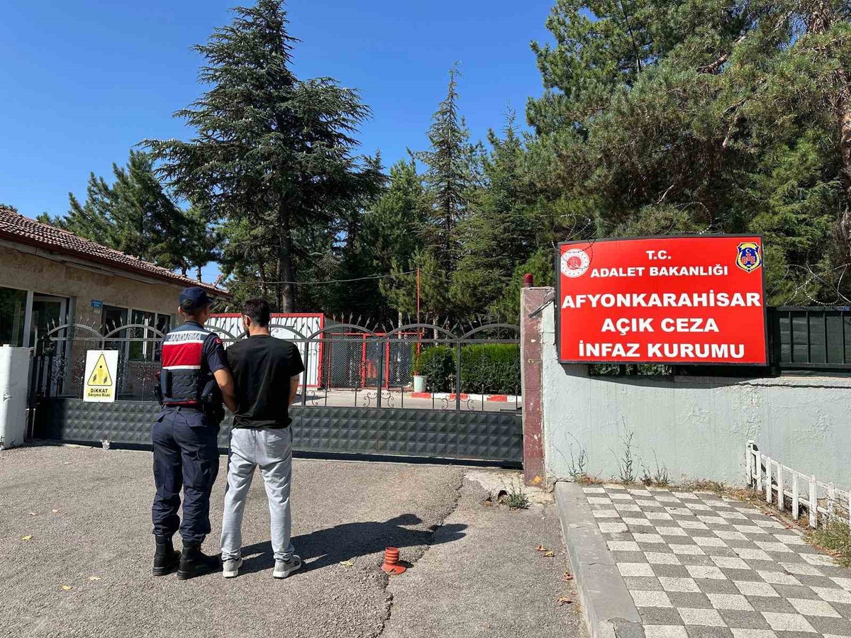Afyonkarahisar\'da 27 Şahıs Yakalandı