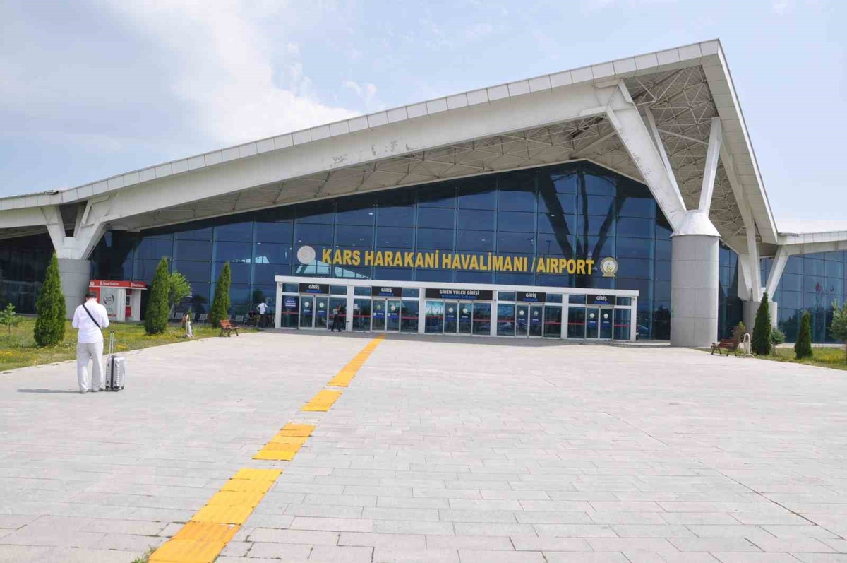 Kars Harakani Havalimanı\'nda Artış