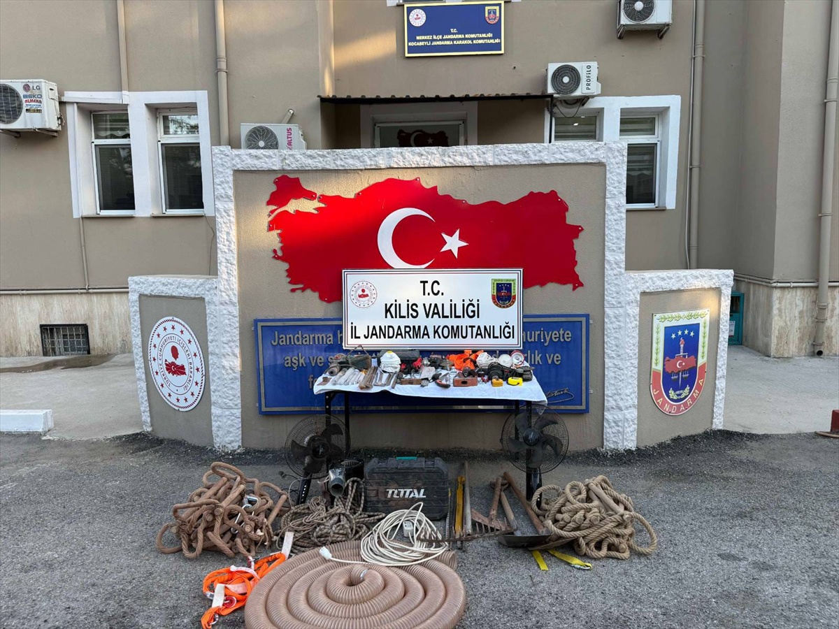 Kilis\'te Kaçak Kazı Yapan 4 Şüpheli Yakalandı