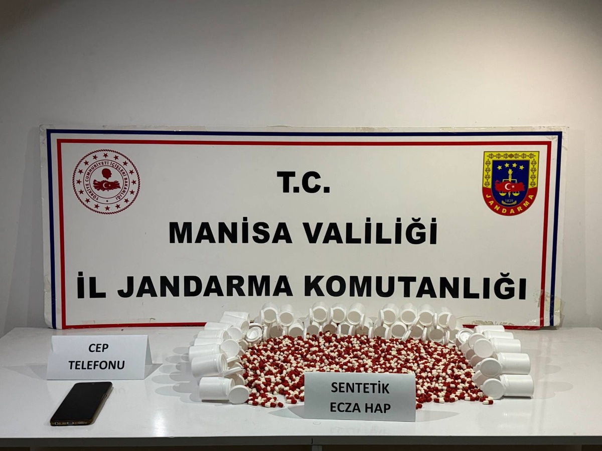 Manisa\'da Uyuşturucu Operasyonu: 3 Tutuklama
