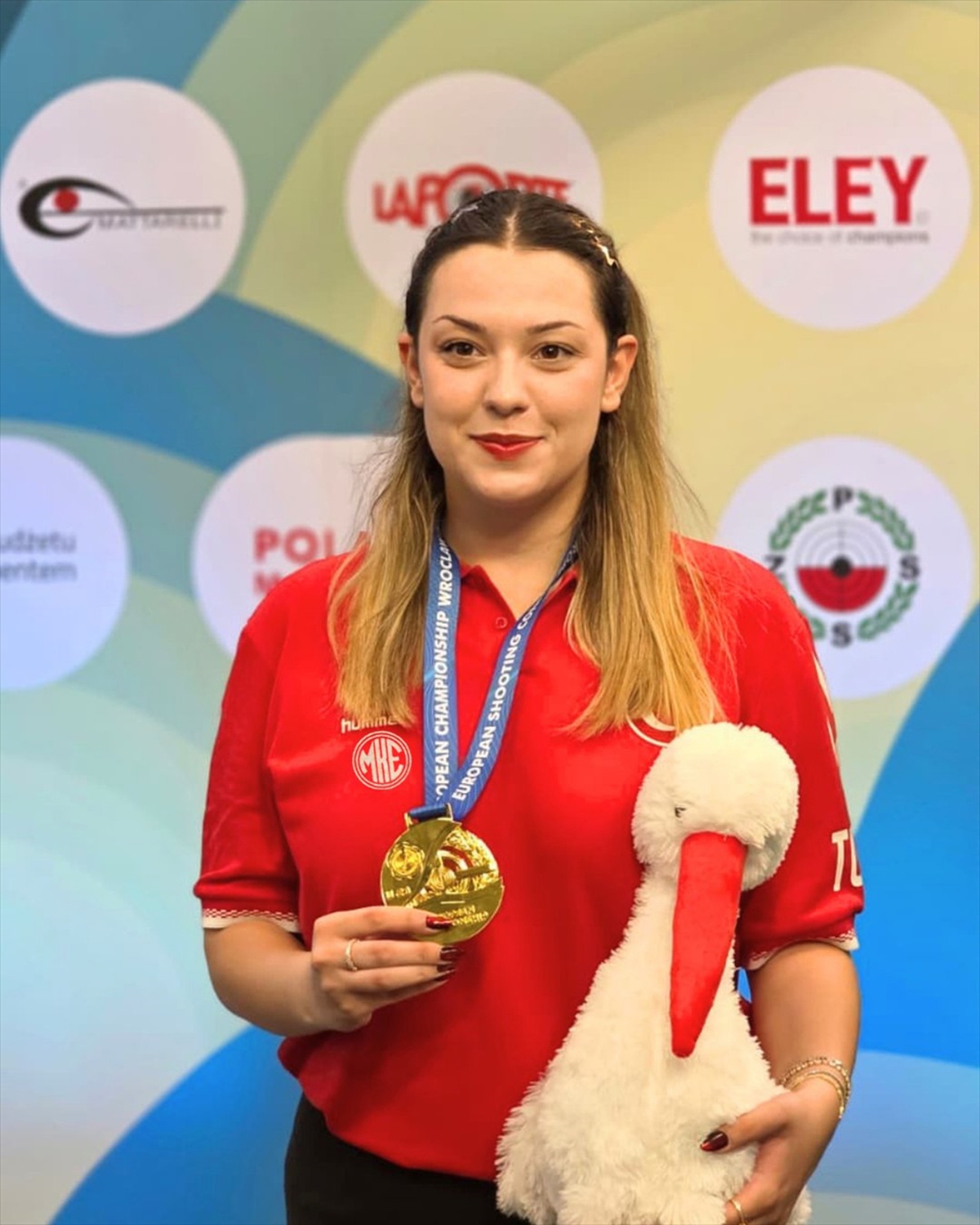 İlayda Nur Çürük Altın Madalya Kazandı
