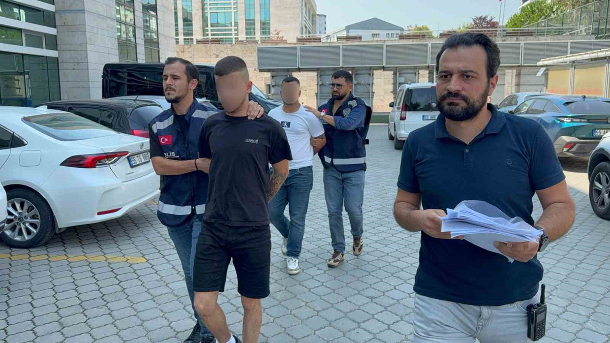 Samsun\'da gürültü kavgası: 3 yaralı, 2 gözaltı