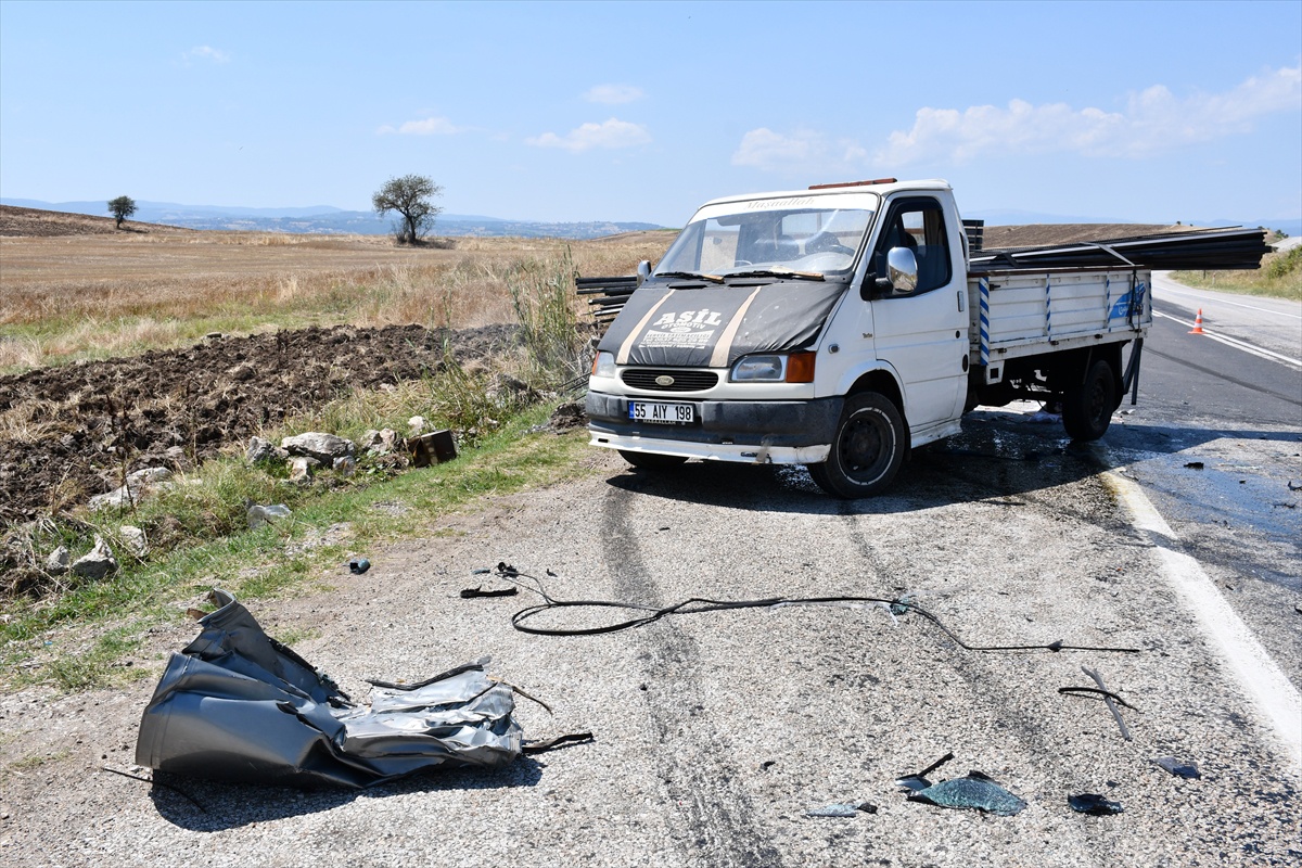 Vezirköprü\'de Trafik Kazası: 6 Yaralı