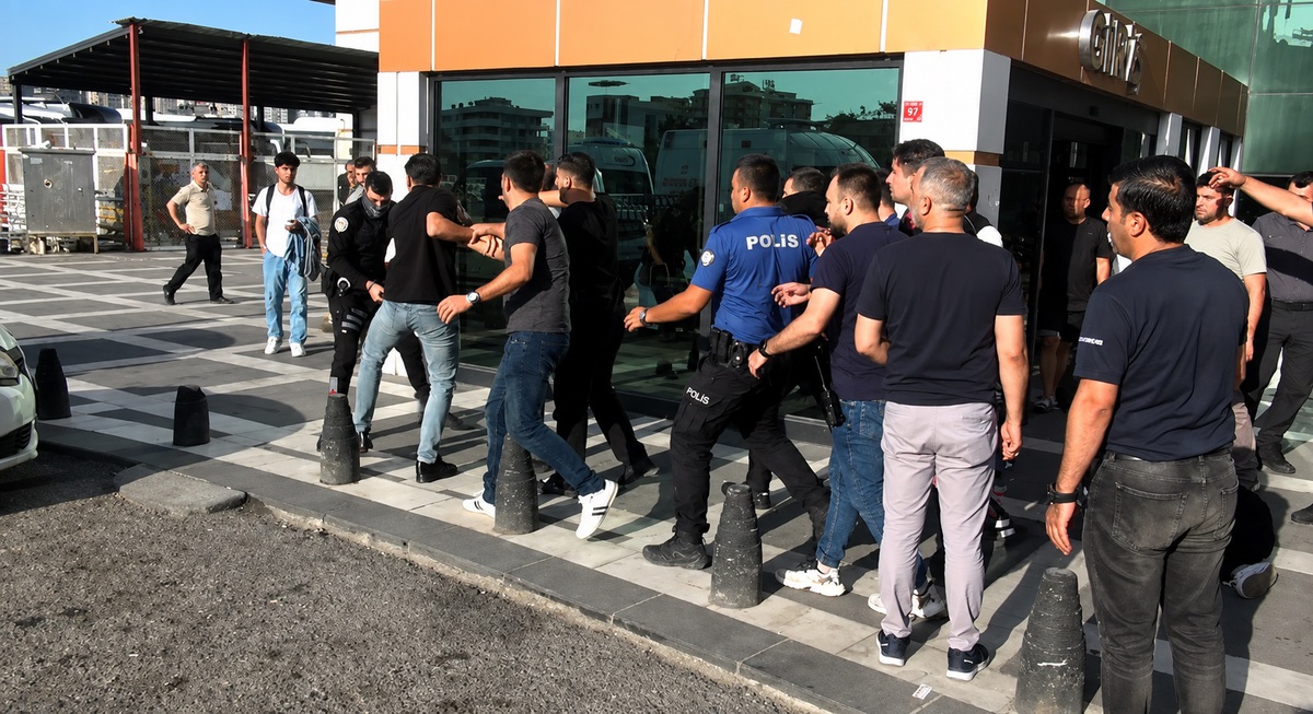 Şanlıurfa\'da Kavga: 3 Yaralı, 4 Gözaltı