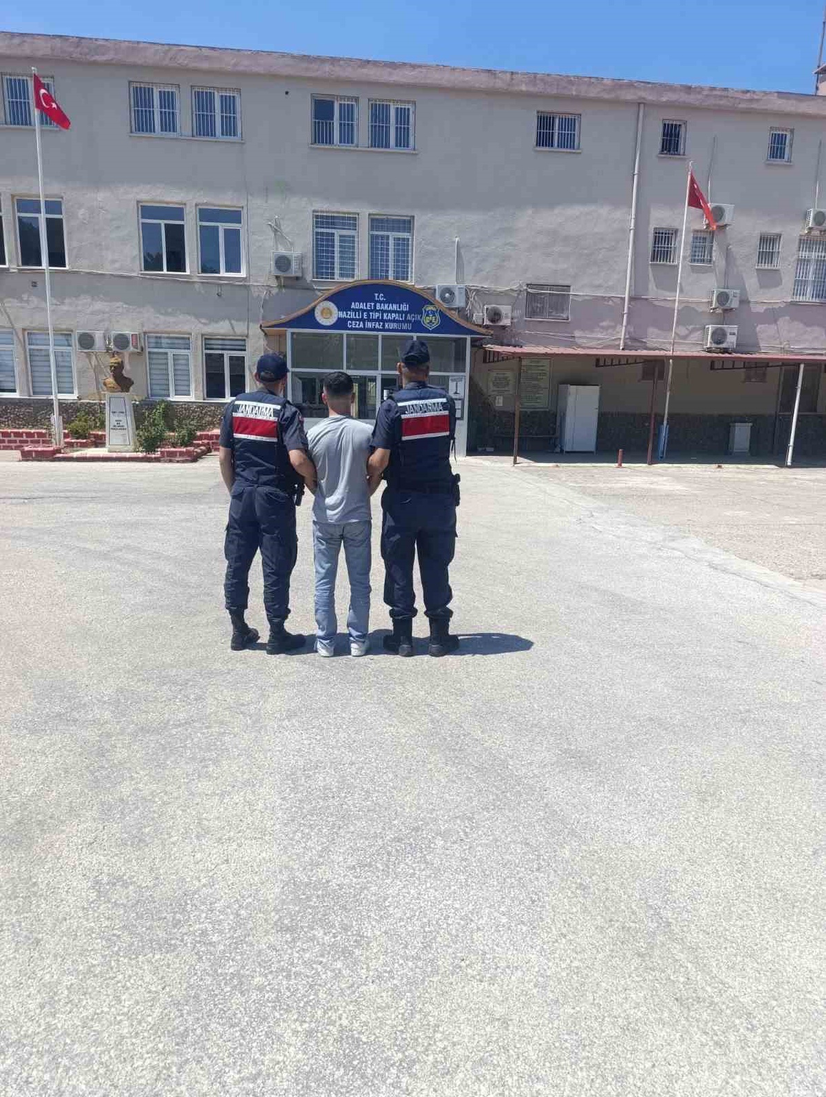 Nazilli\'de Silahlı Yağma Zanlısı Yakalandı