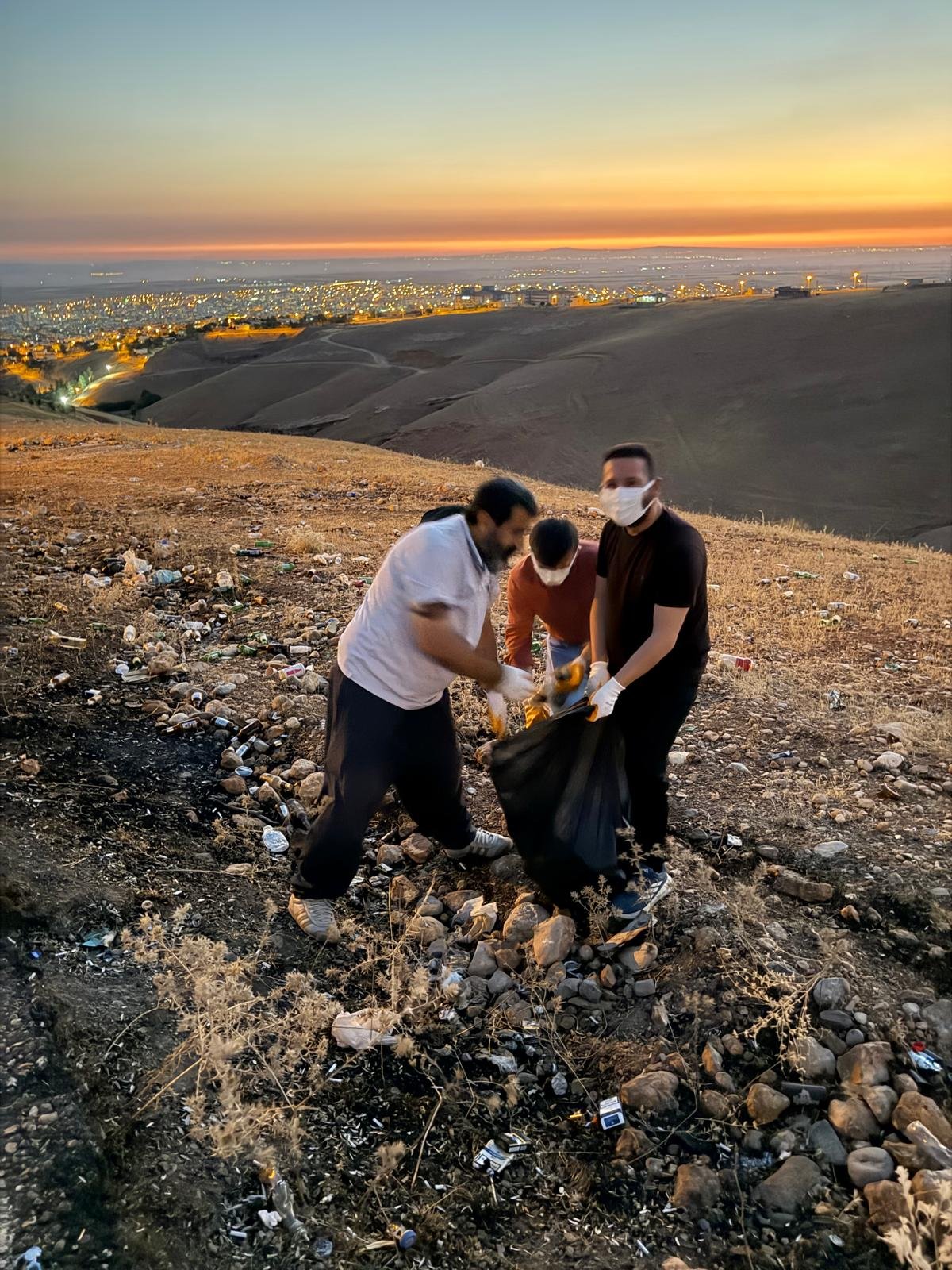 Silopi'de Doğaya Sahip Çıkıldı: Nasır Ağa Tepesi'nde Anlamlı Temizlik