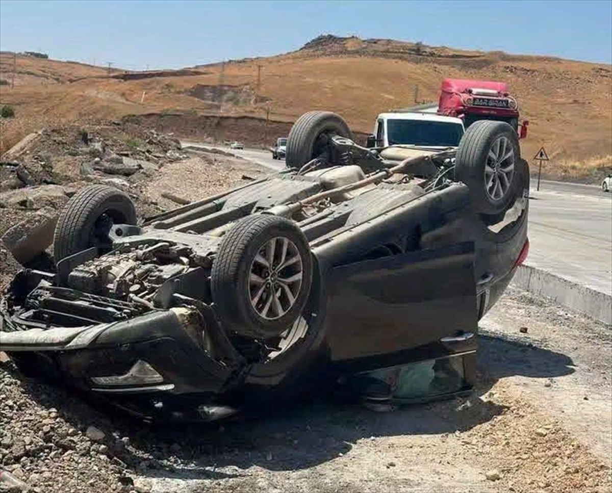 Cizre\'de Trafik Kazası: Sürücü Yaralı