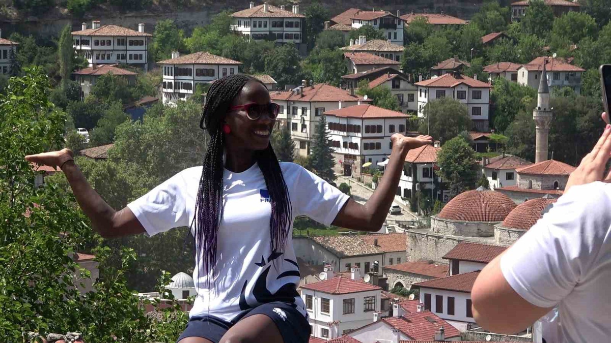Safranbolu\'da Yerli Turist Arttı, Yabancı Turist Azaldı