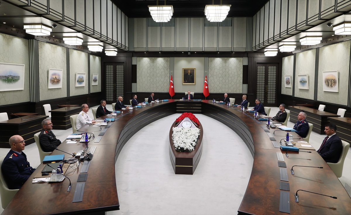 YAŞ Toplantısı Başladı: Erdoğan Liderliğinde Kritik Görüşmeler