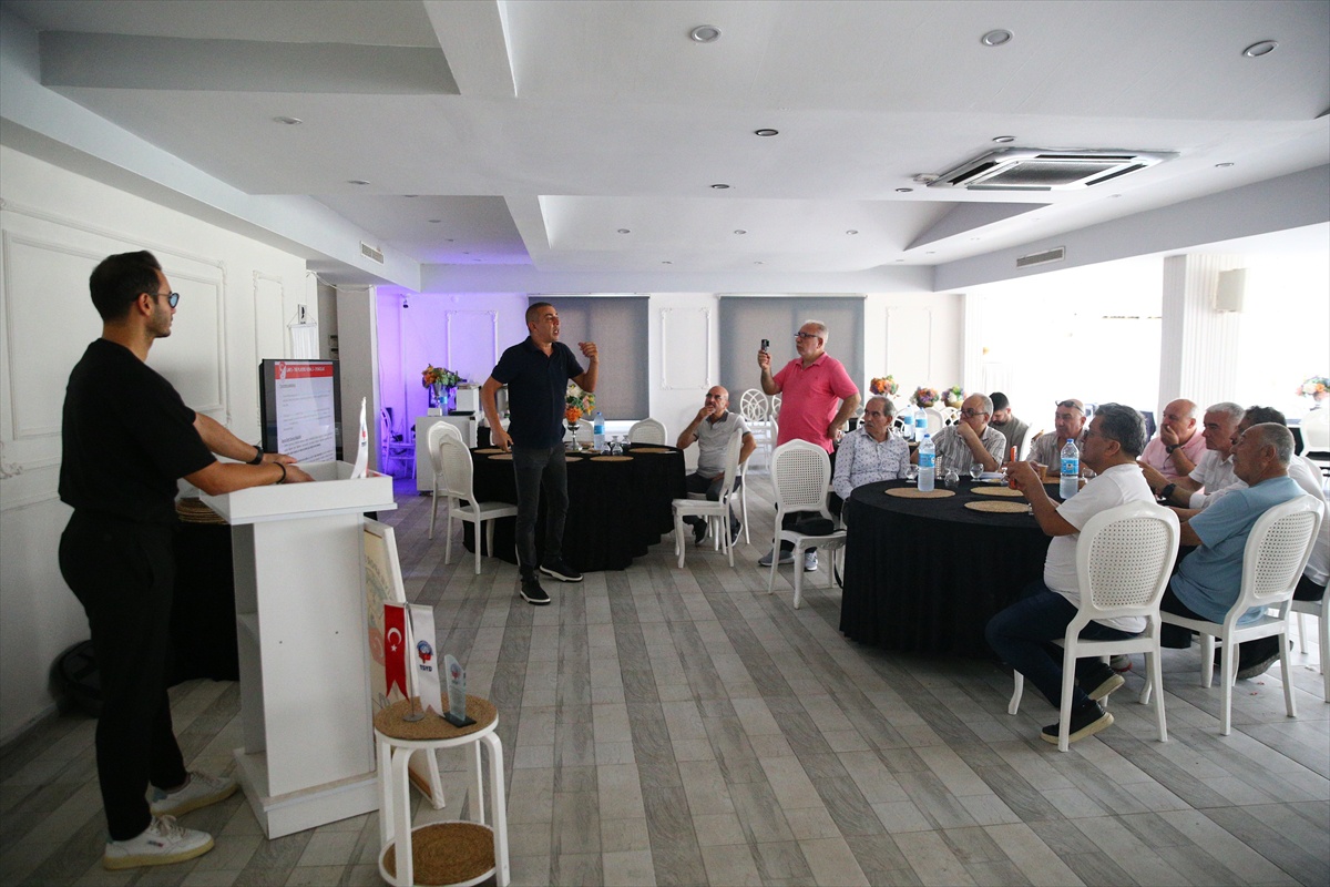 Adana'da Futbol Kuralları Semineri