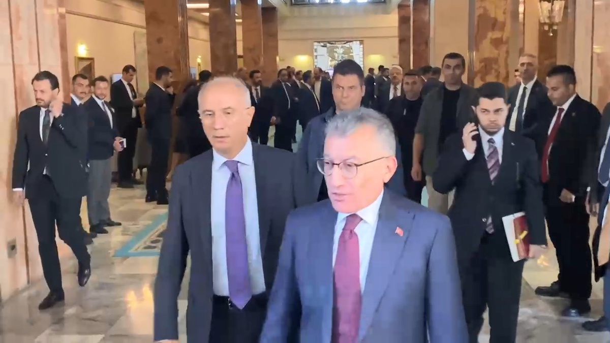 AK Parti\'den \'Çerçeve Yasa\' Toplantısı