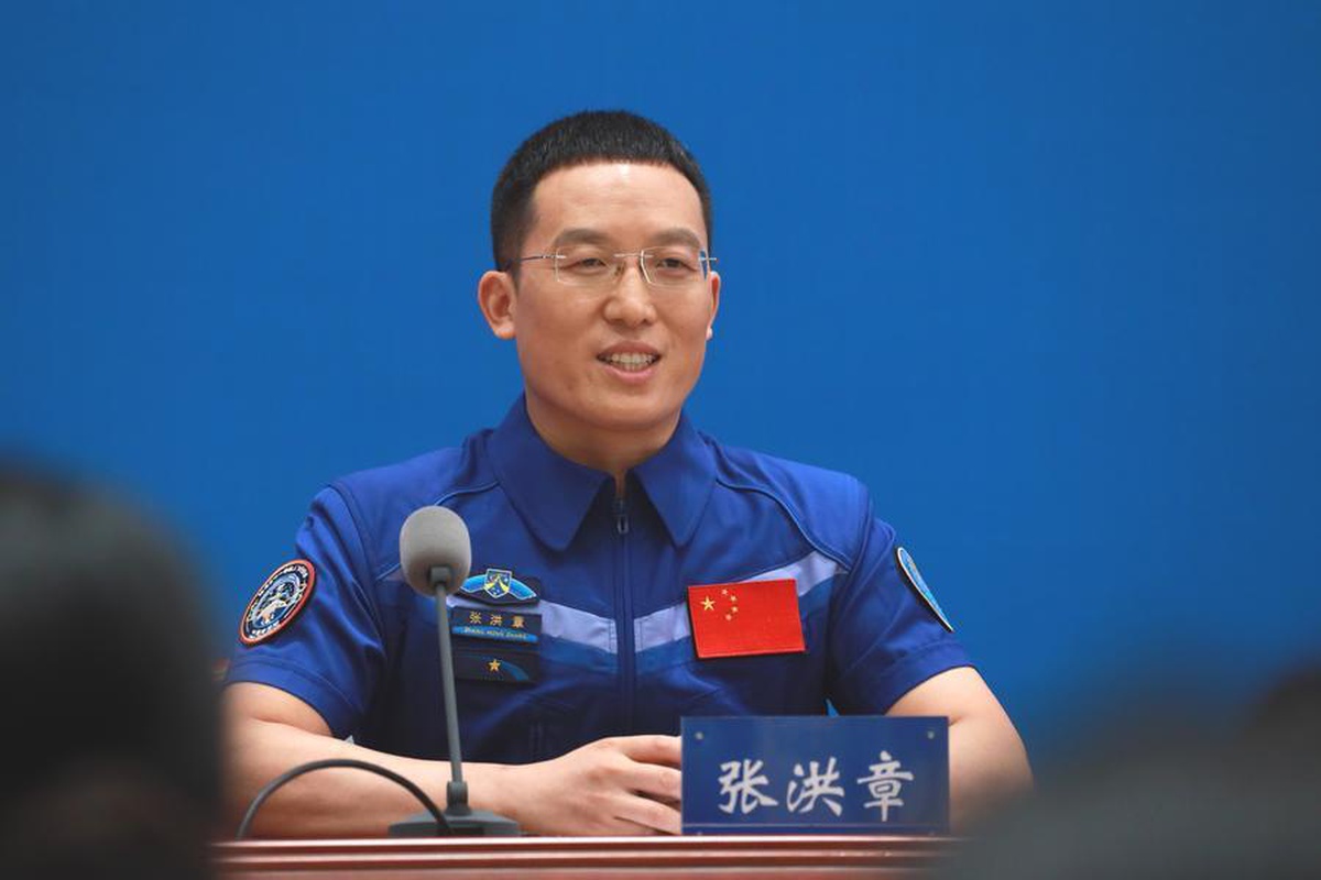 Shenzhou-21 Astronotları Beijing\'de Basın Toplantısı Düzenledi