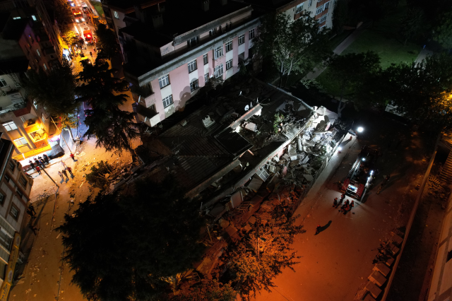 Bahçelievler'de 6 katlı bina çöktü