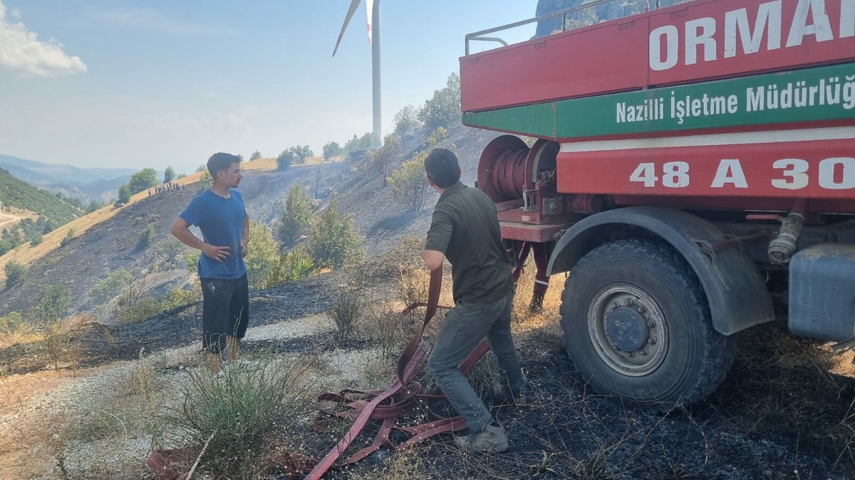 Kiraz\'da Orman Dışı Yangın Kontrol Altında