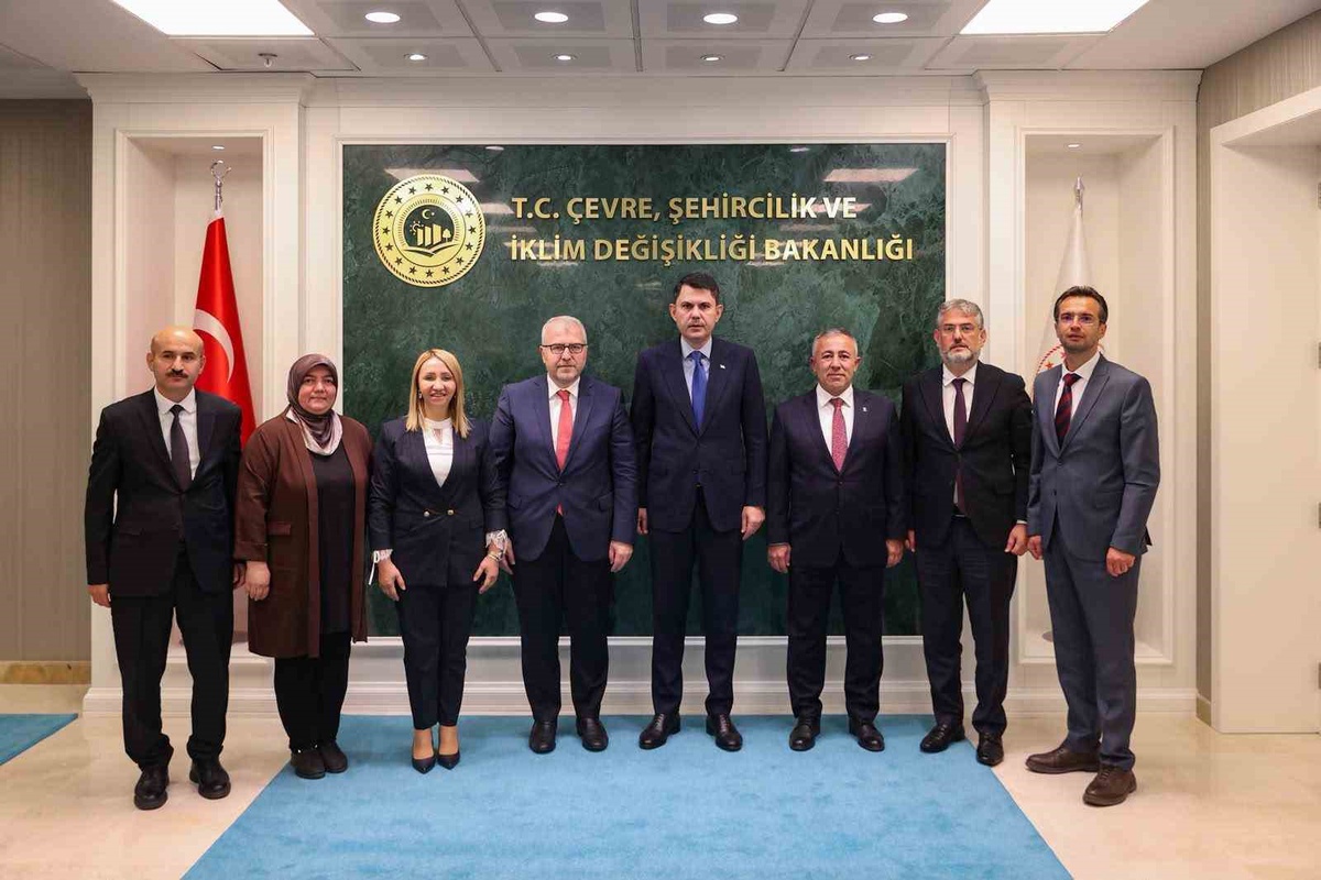Bilecik Heyeti Ankara\'da Bakan Murat Kurum ile Görüştü