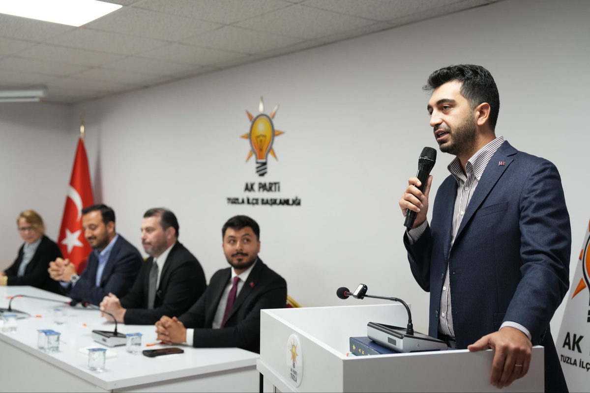 Eren Ali Bingöl, Tuzla\'da AK Parti teşkilatıyla bir araya geldi: Tuzlamıza değer katacak hizmetleri kararlılıkla hayata geçirmeye devam edeceğiz