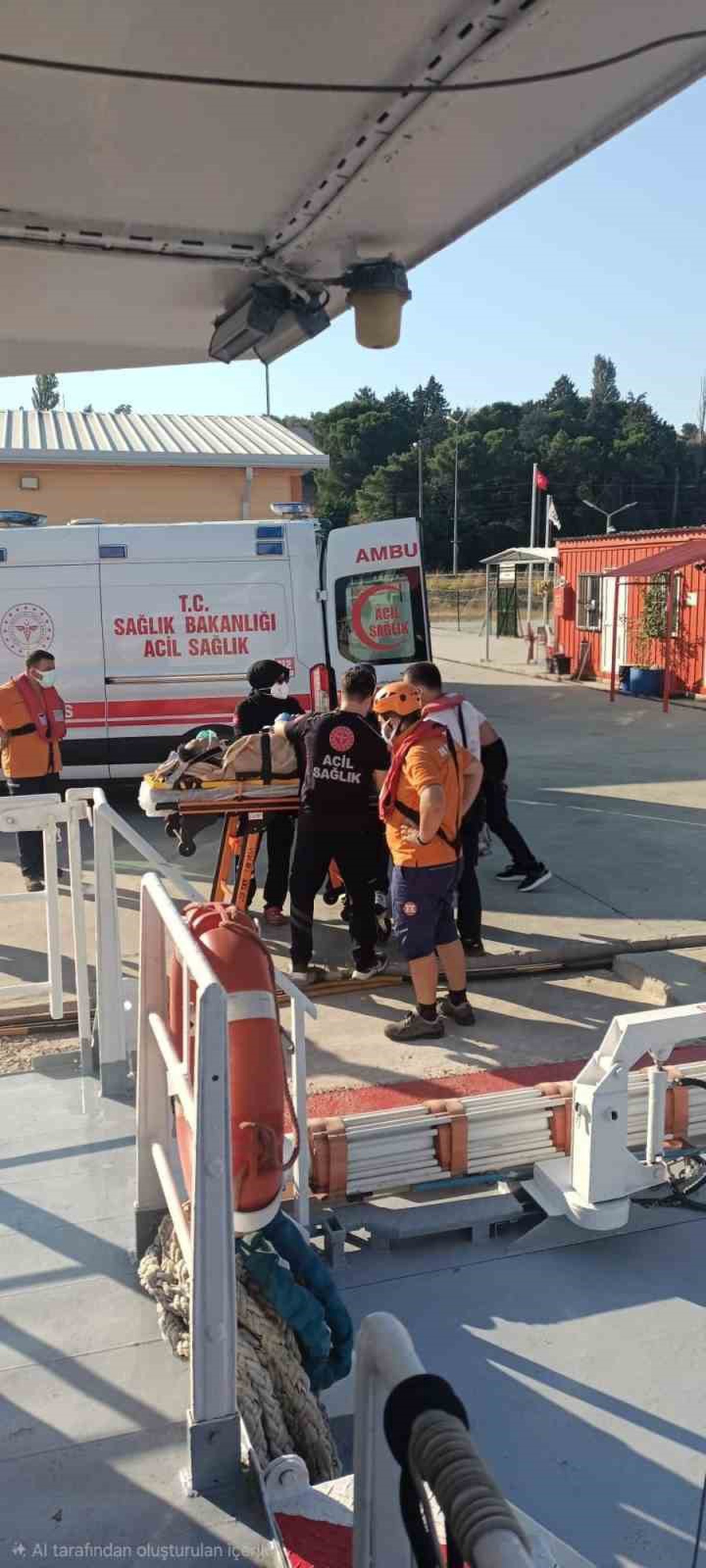 Çanakkale\'de Kalp Krizi Geçiren Gemicinin Kurtarılması