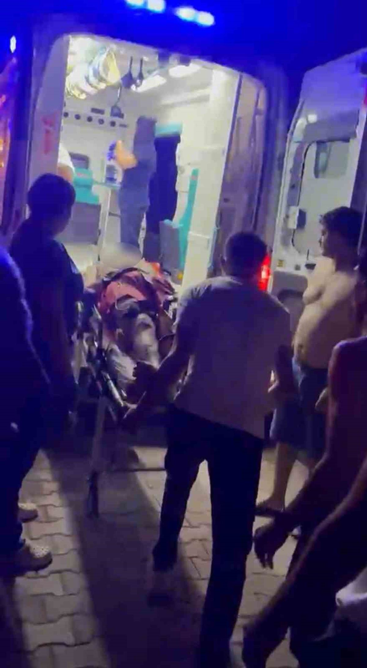 Antalya\'da Boğulma Tehlikesi: Genç Sağlık Çalışanıyla Hayata Döndü