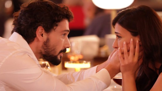 El ele yakalanmışlardı! Ünlü çiftten romantik hamle geldi