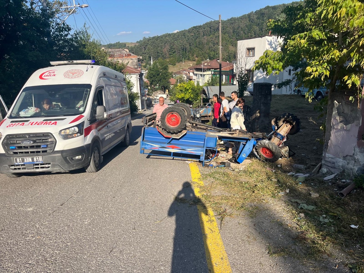 Yığılca\'da Patpat Aracı Devrildi: Sürücü Yaralandı